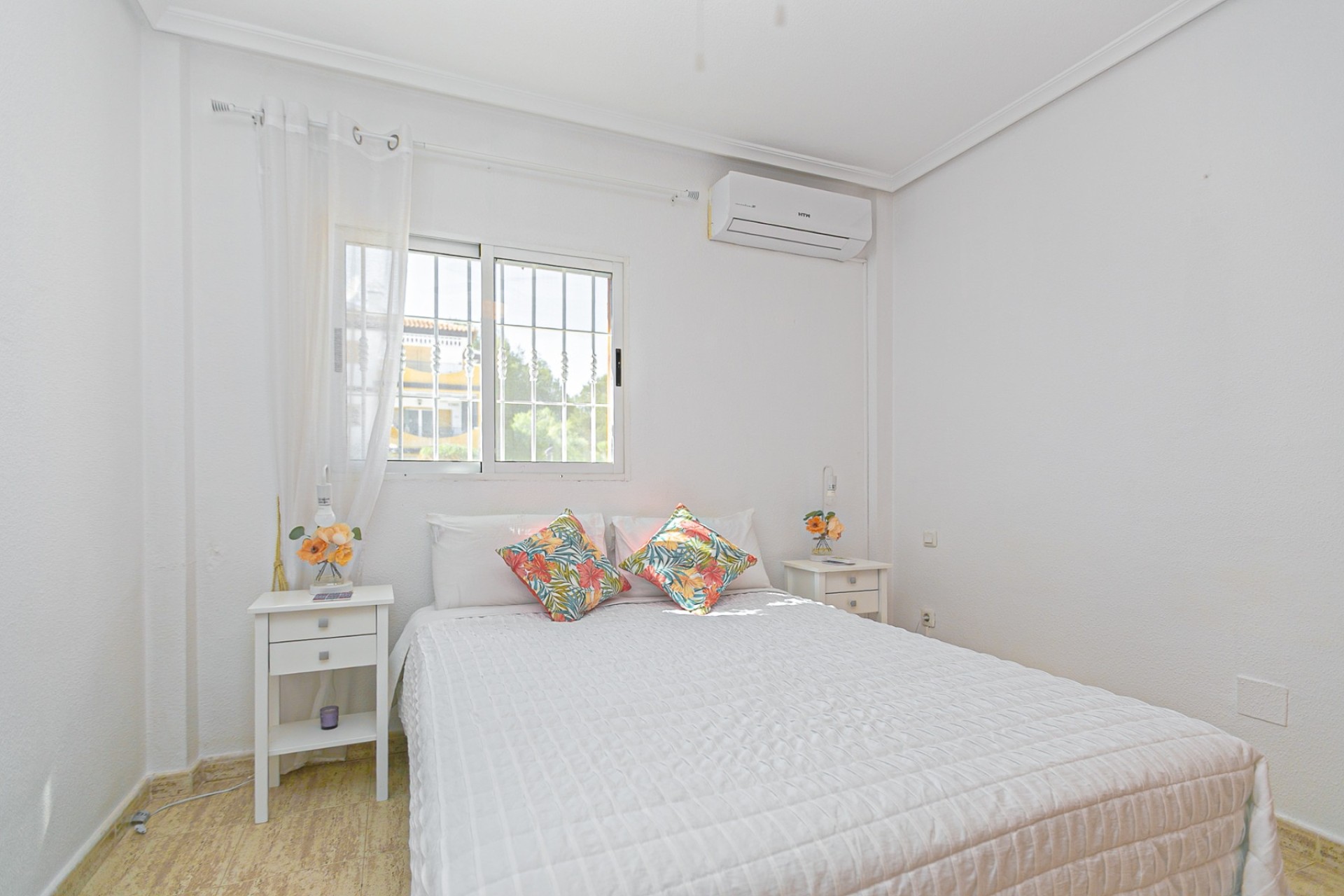 Sale - Apartment Flat -
Torrevieja - Playa de los Naufragos