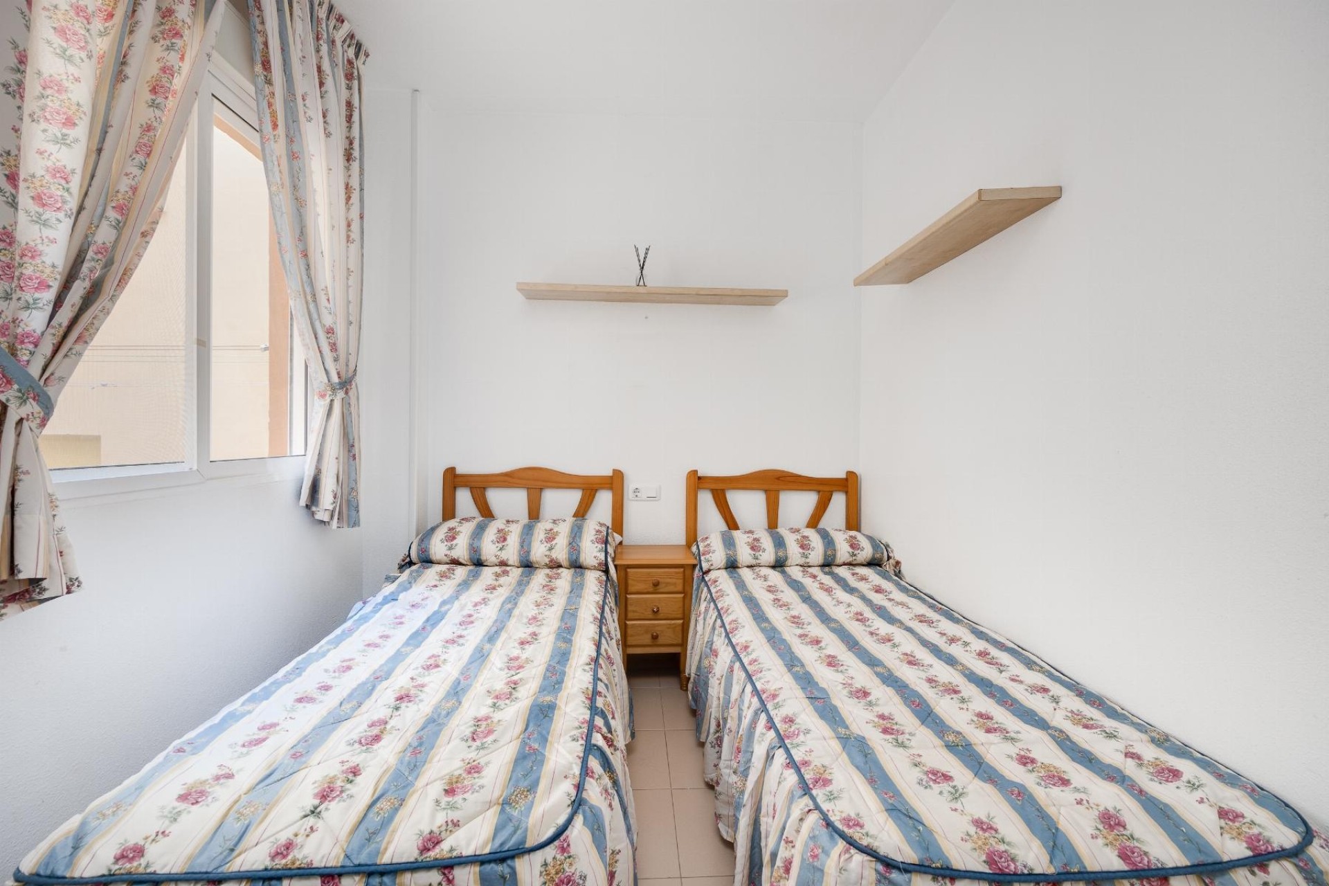 Sale - Apartment Flat -
Torrevieja - Playa de los Naufragos