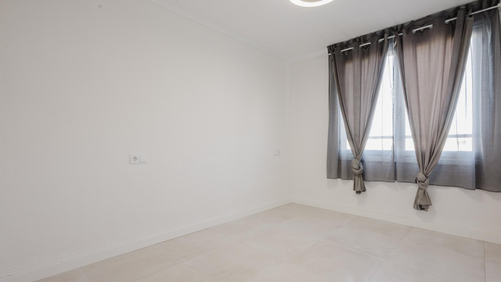 Sale - Apartment Flat -
Torrevieja - Playa del Acequión