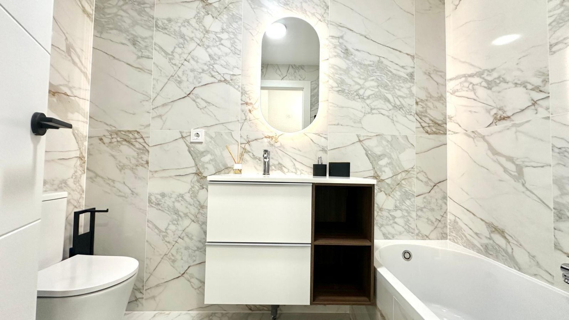 Sale - Apartment Flat -
Torrevieja - Playa del cura