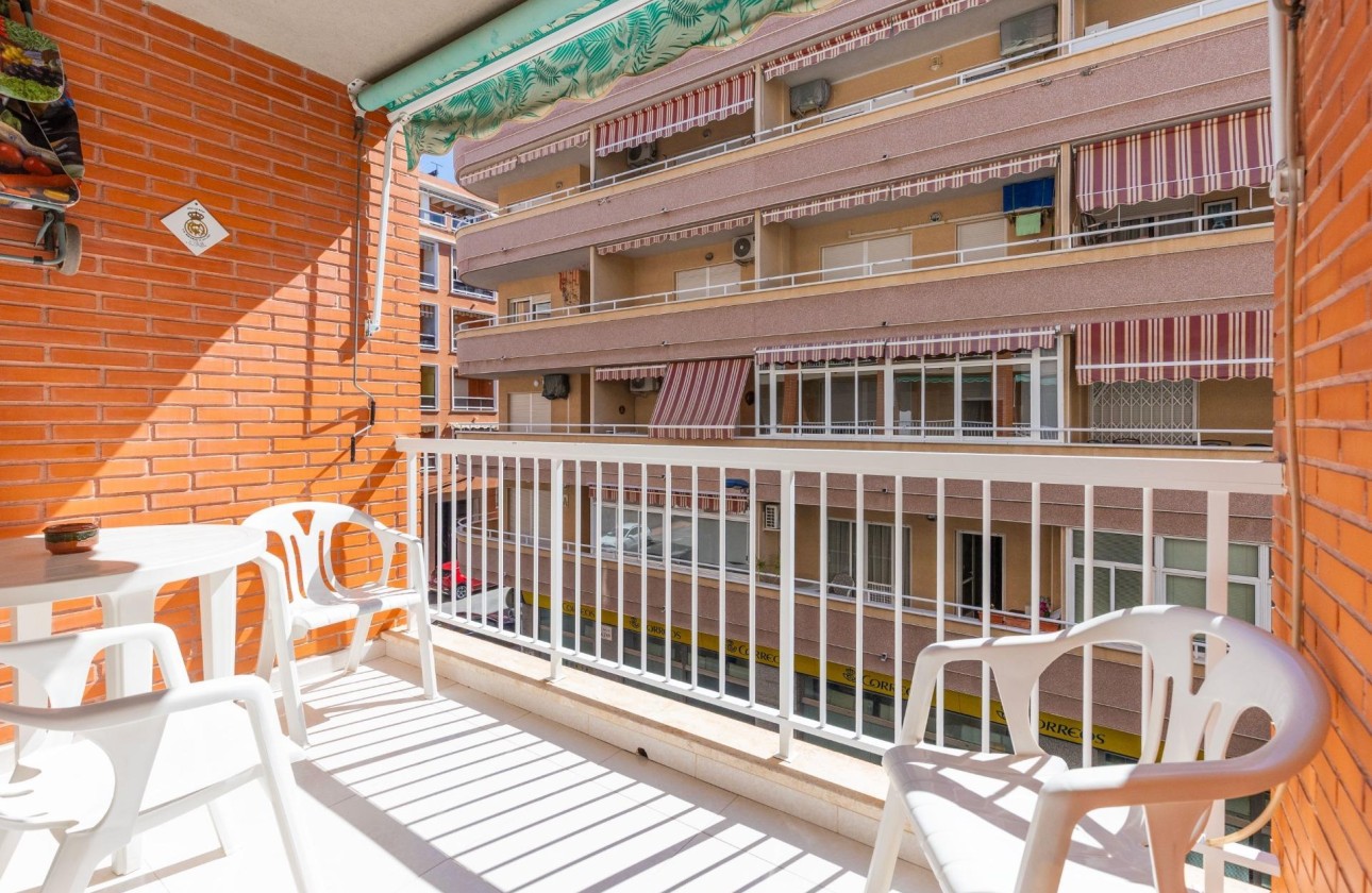 Sale - Apartment / Flat -
Torrevieja - Playa del Cura