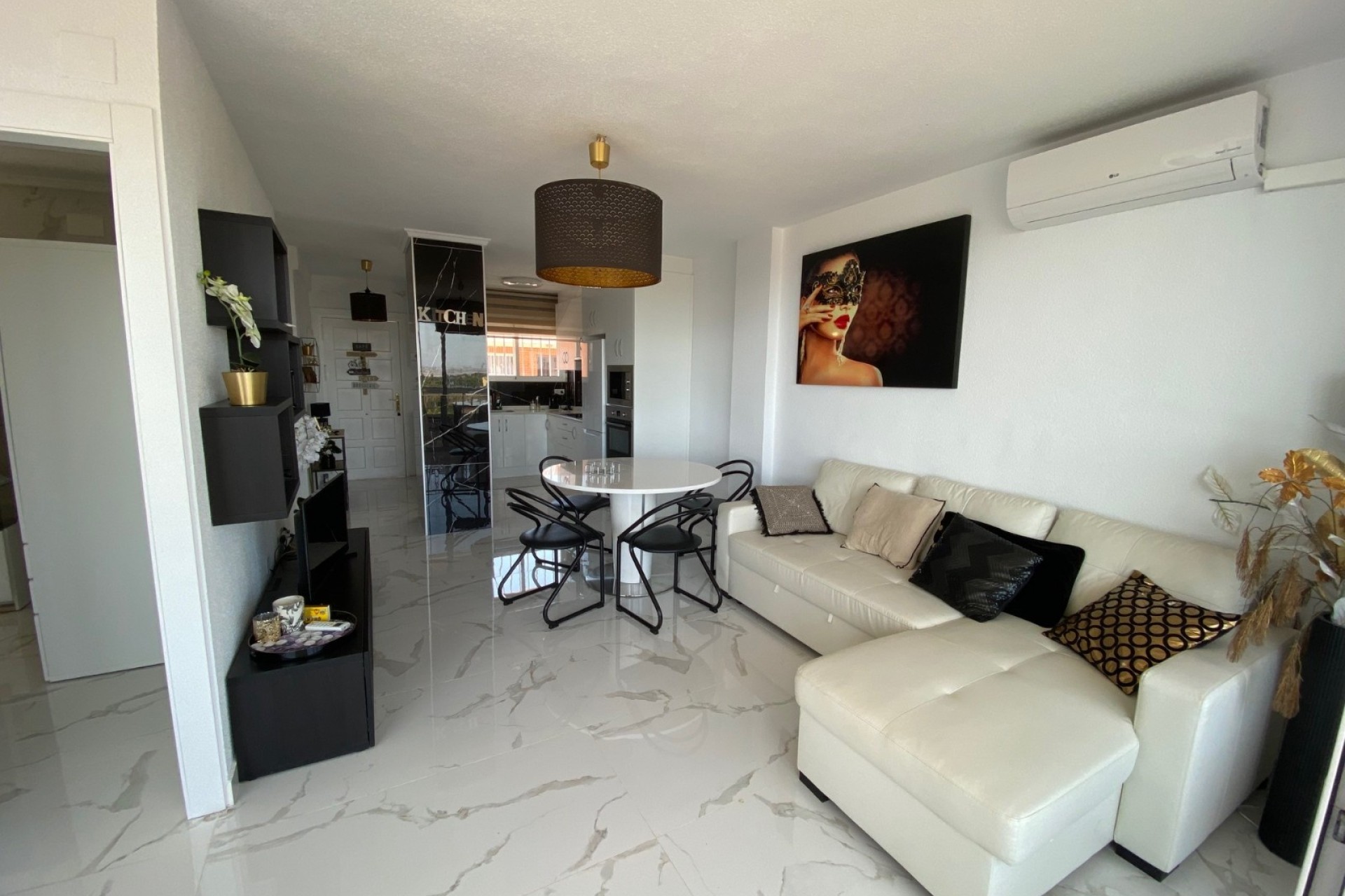 Sale - Apartment Flat -
Torrevieja - Punta Prima