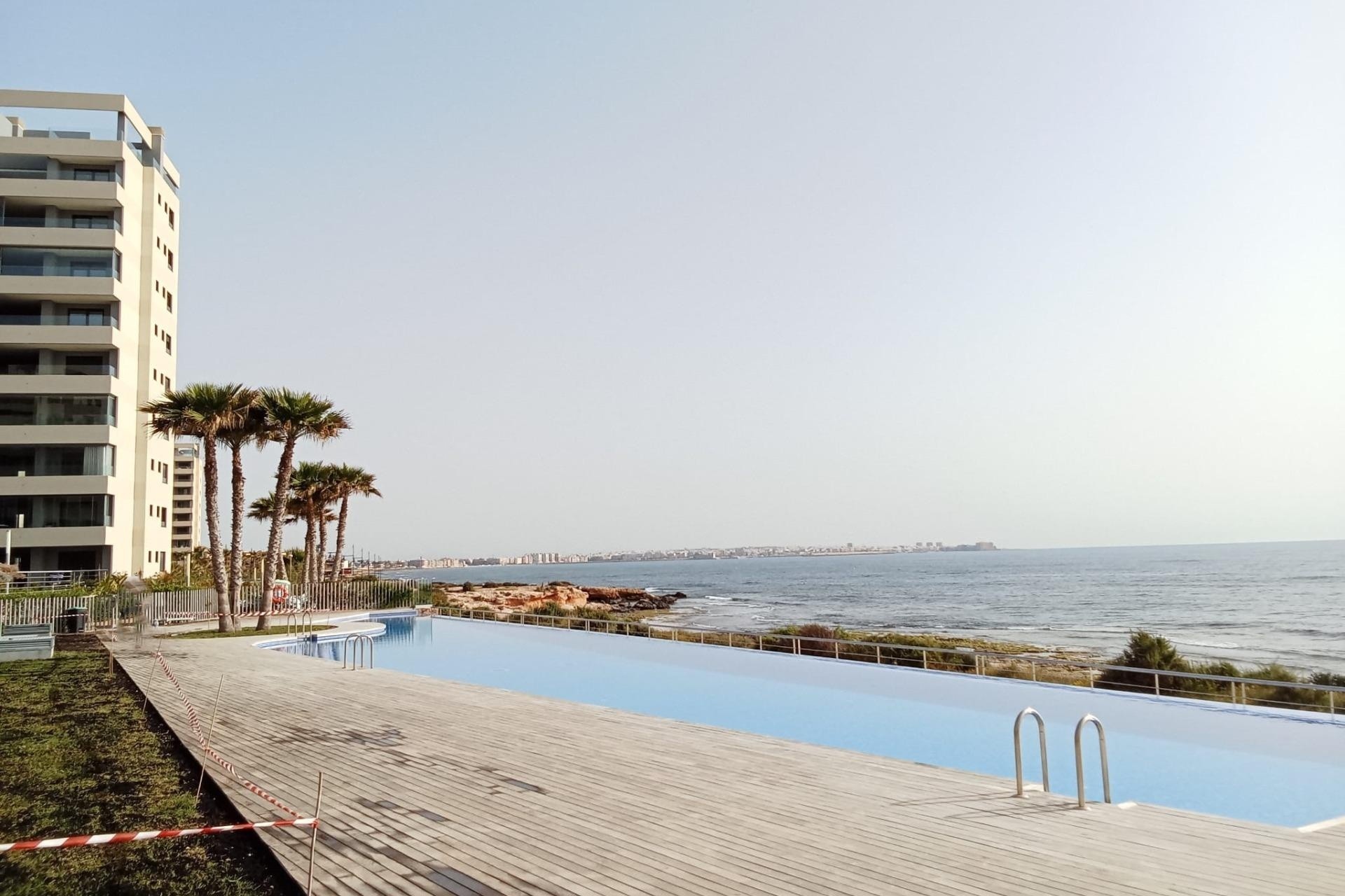 Sale - Apartment Flat -
Torrevieja - Punta Prima