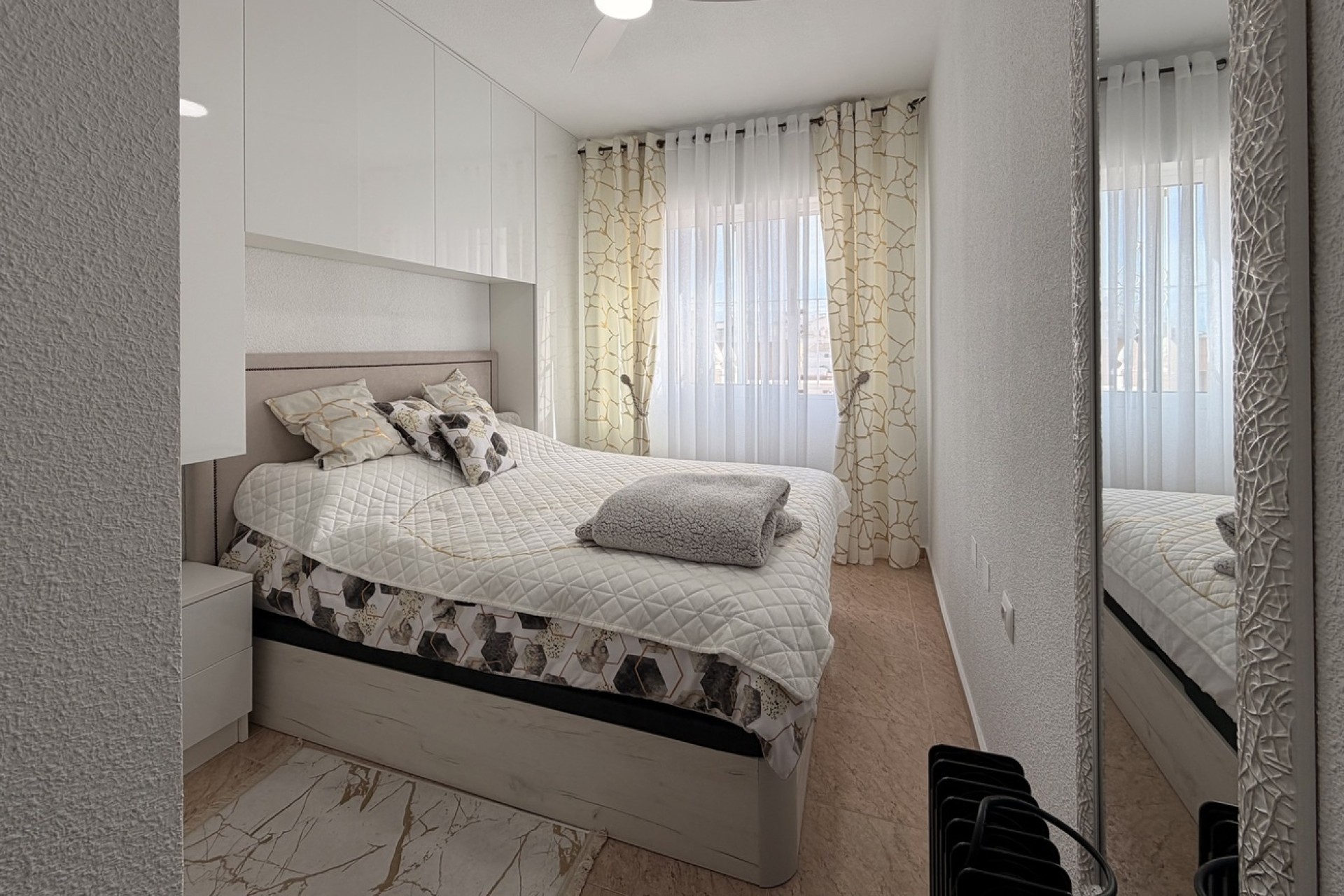 Sale - Apartment Flat -
Torrevieja - Urb. Calas Blancas III