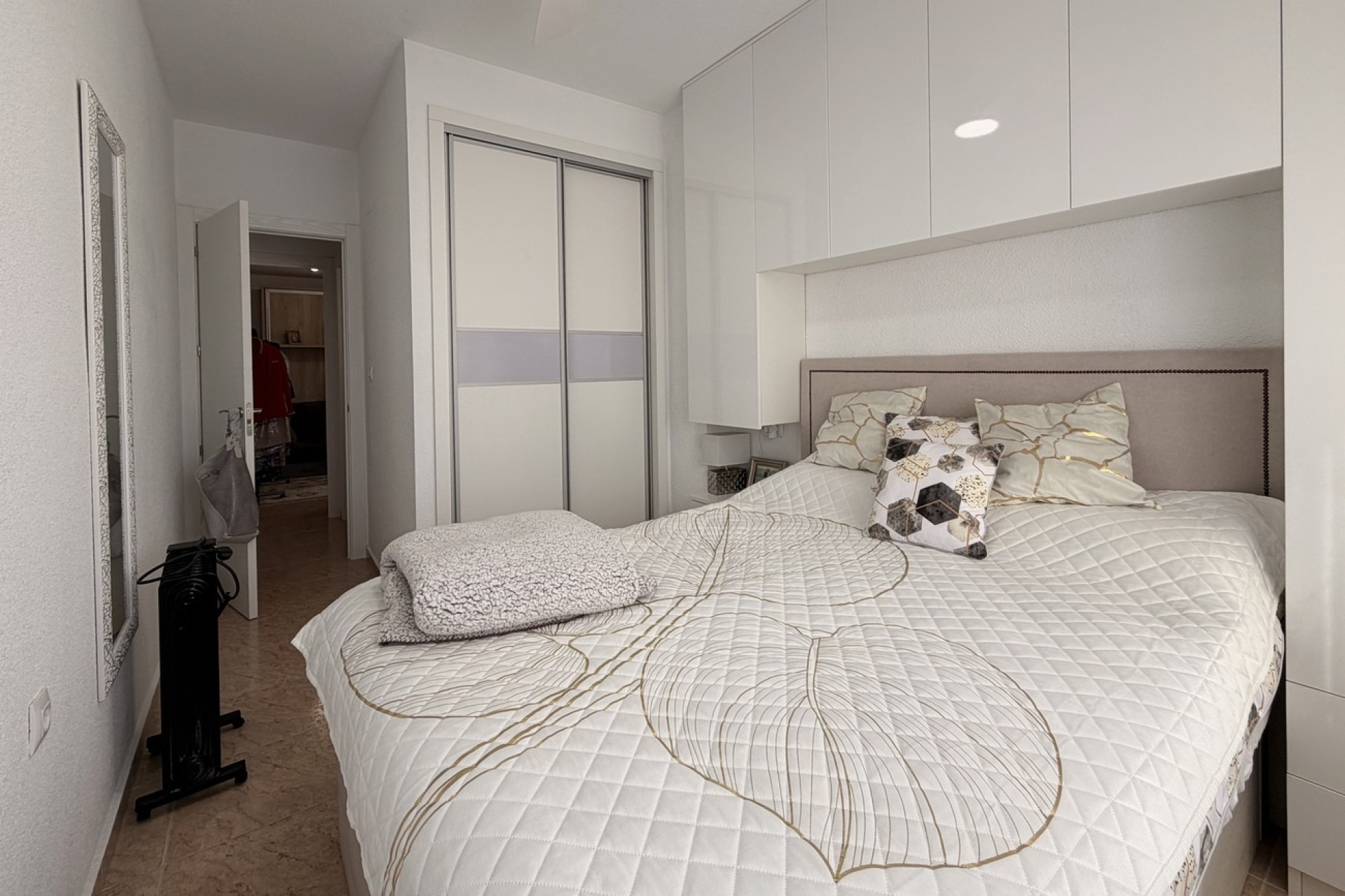 Sale - Apartment Flat -
Torrevieja - Urb. Calas Blancas III