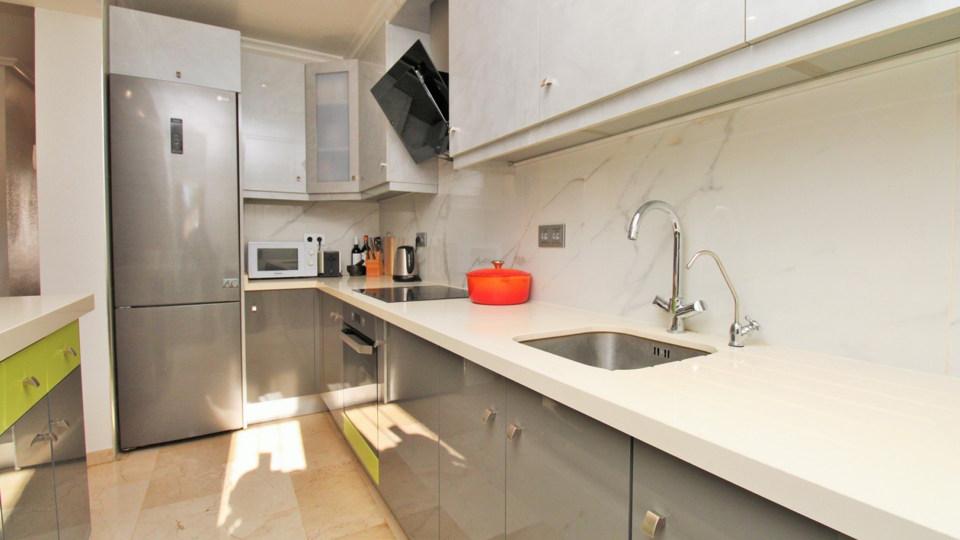 Sale - Apartment Flat -
Villamartín - PAU 8