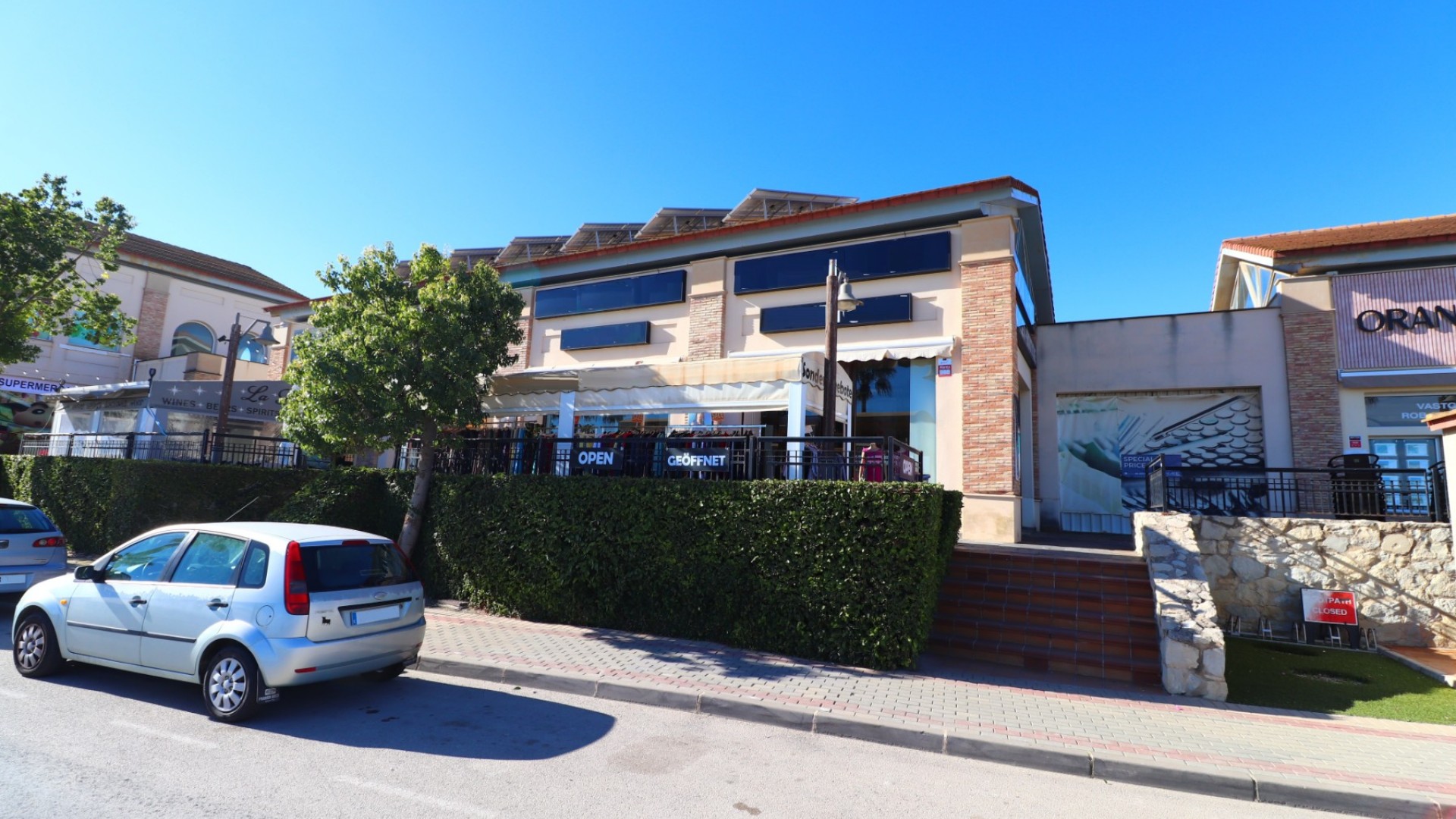 Sale - Commercial -
Algorfa - La Finca Golf Resort