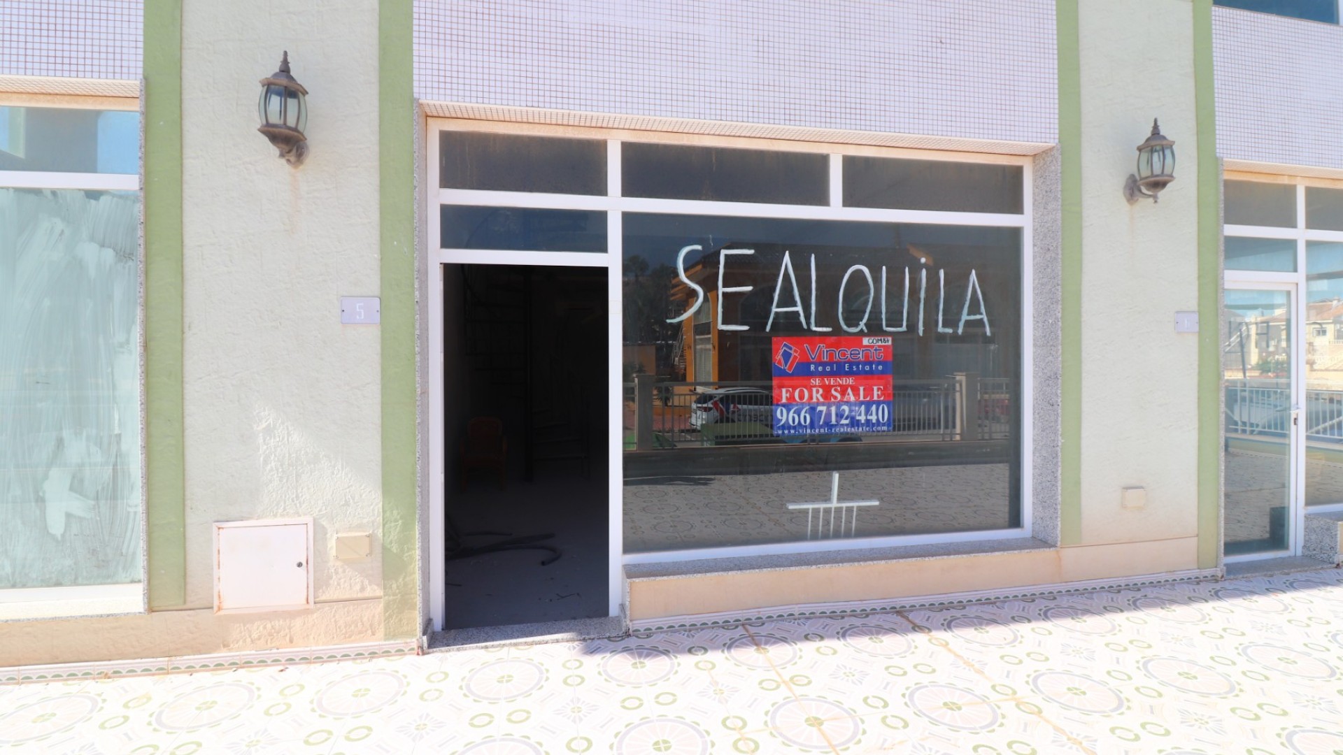 Sale - Commercial -
Benimar - Benimar II