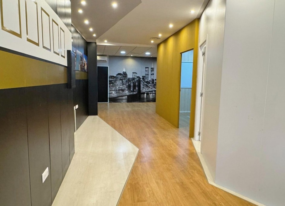 Sale - Commercial -
Guardamar del Segura - Centro