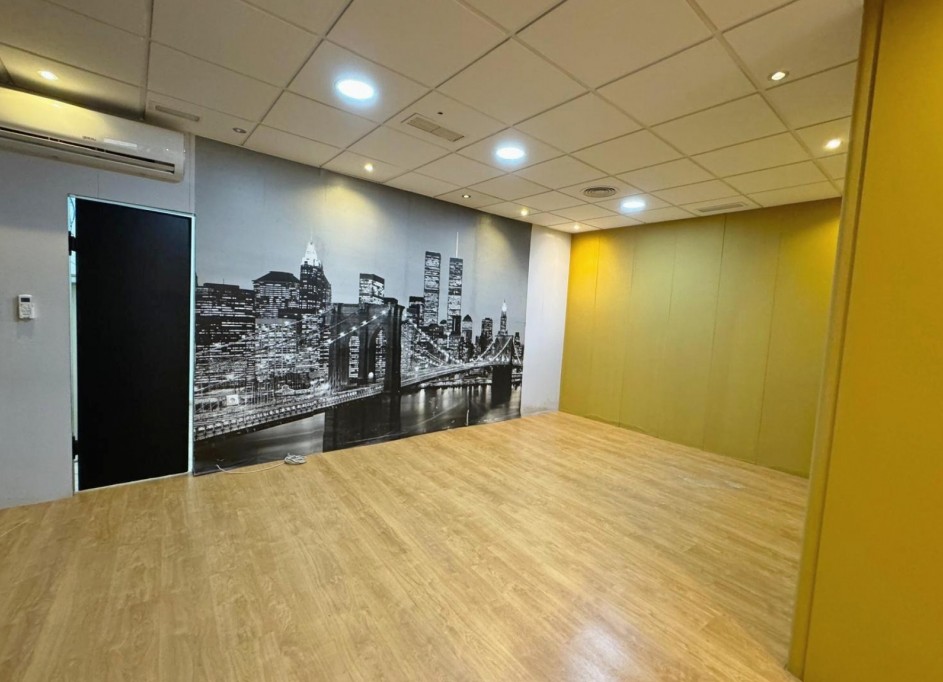 Sale - Commercial -
Guardamar del Segura - Centro