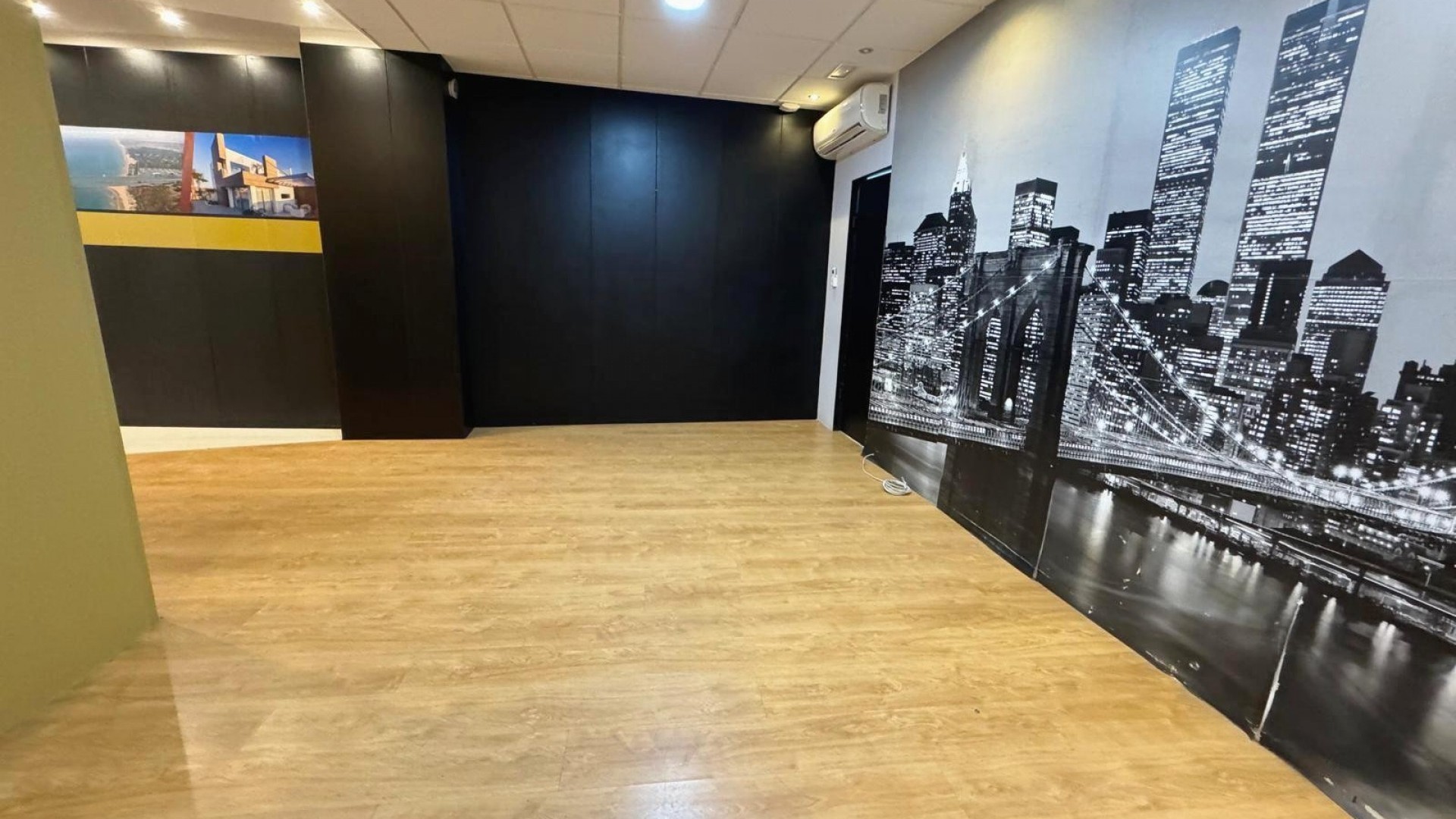 Sale - Commercial -
Guardamar del Segura - Centro