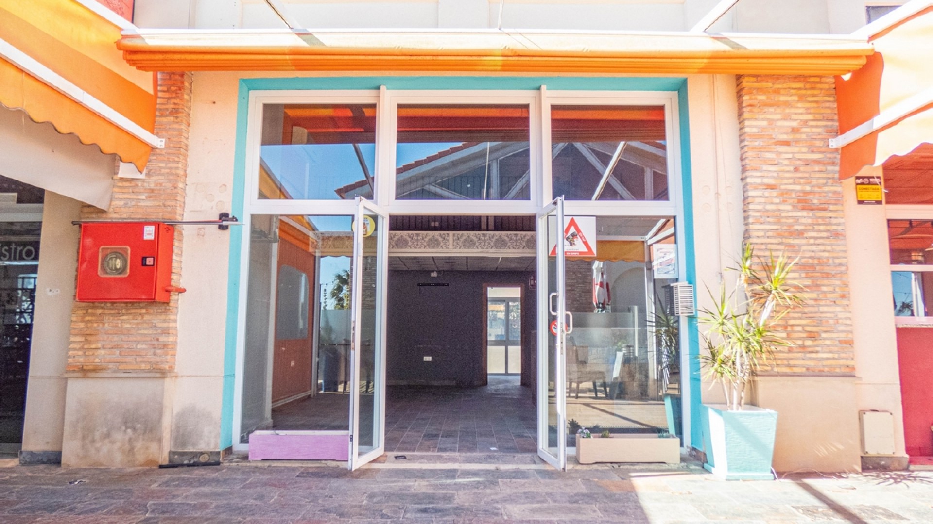 Sale - Commercial -
La Finca Golf - Algorfa