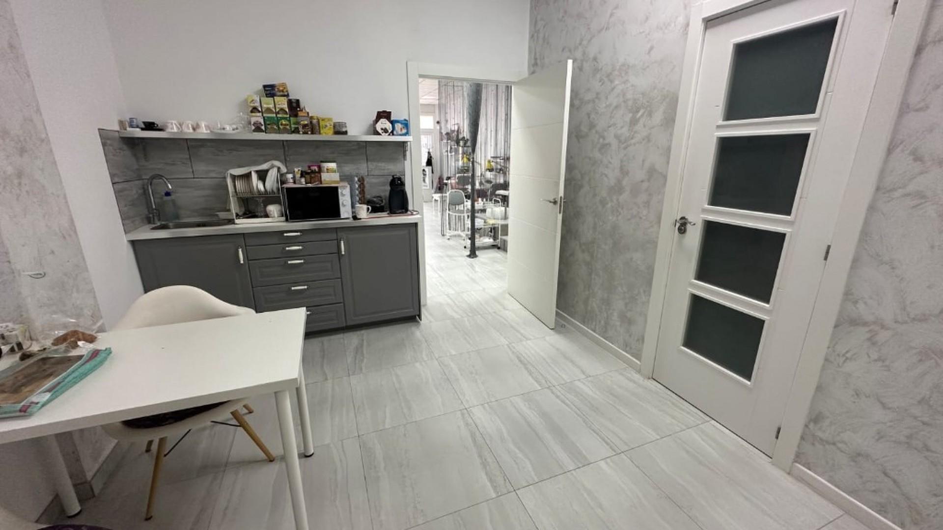 Sale - Commercial -
La Zenia