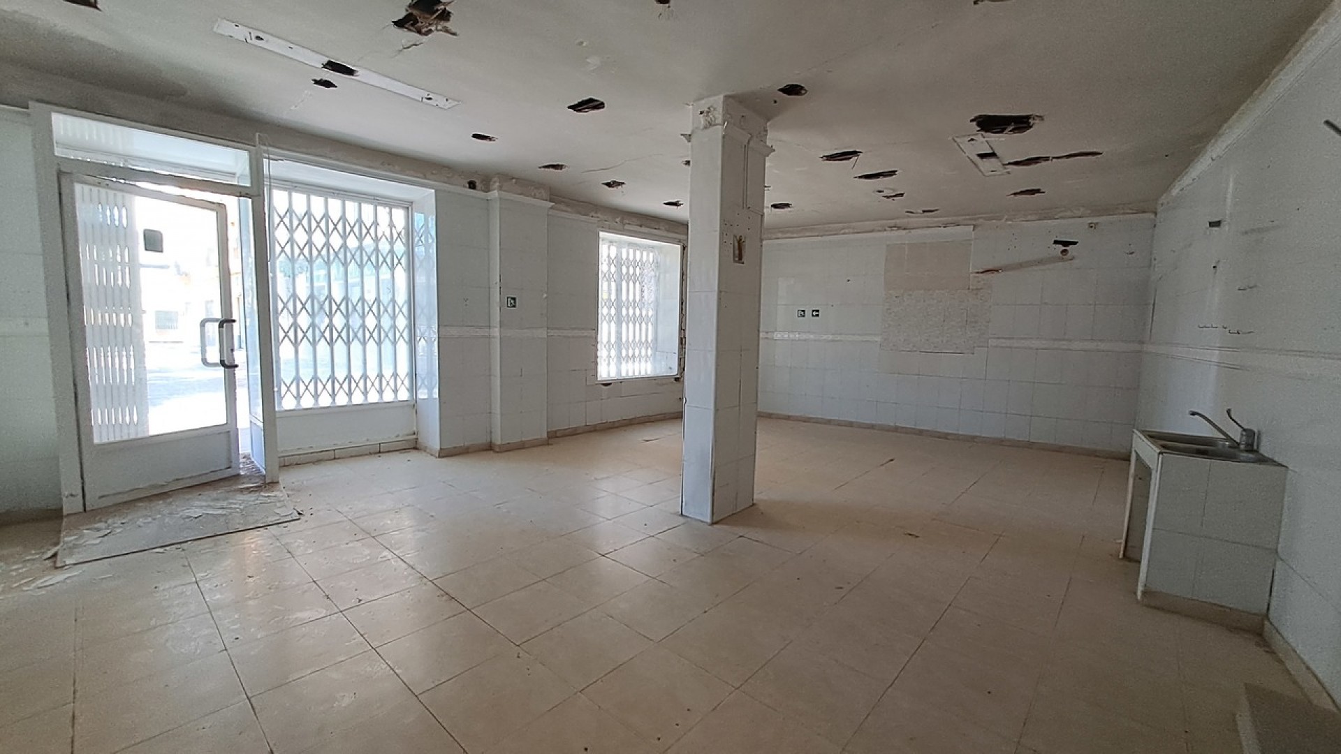 Sale - Commercial -
Orihuela