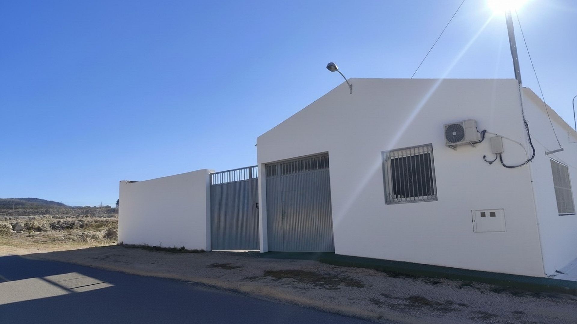 Sale - Commercial -
SAX