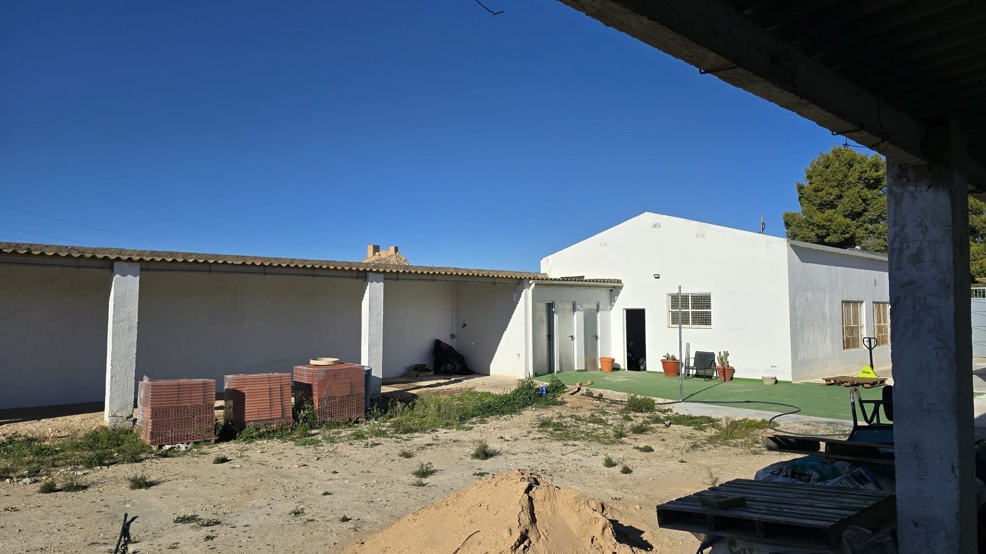 Sale - Commercial -
SAX