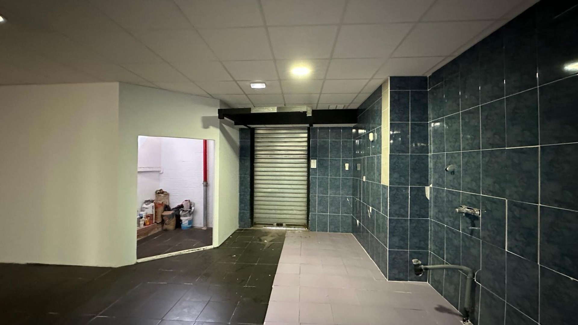 Sale - Commercial -
Torrevieja - Paseo maritimo