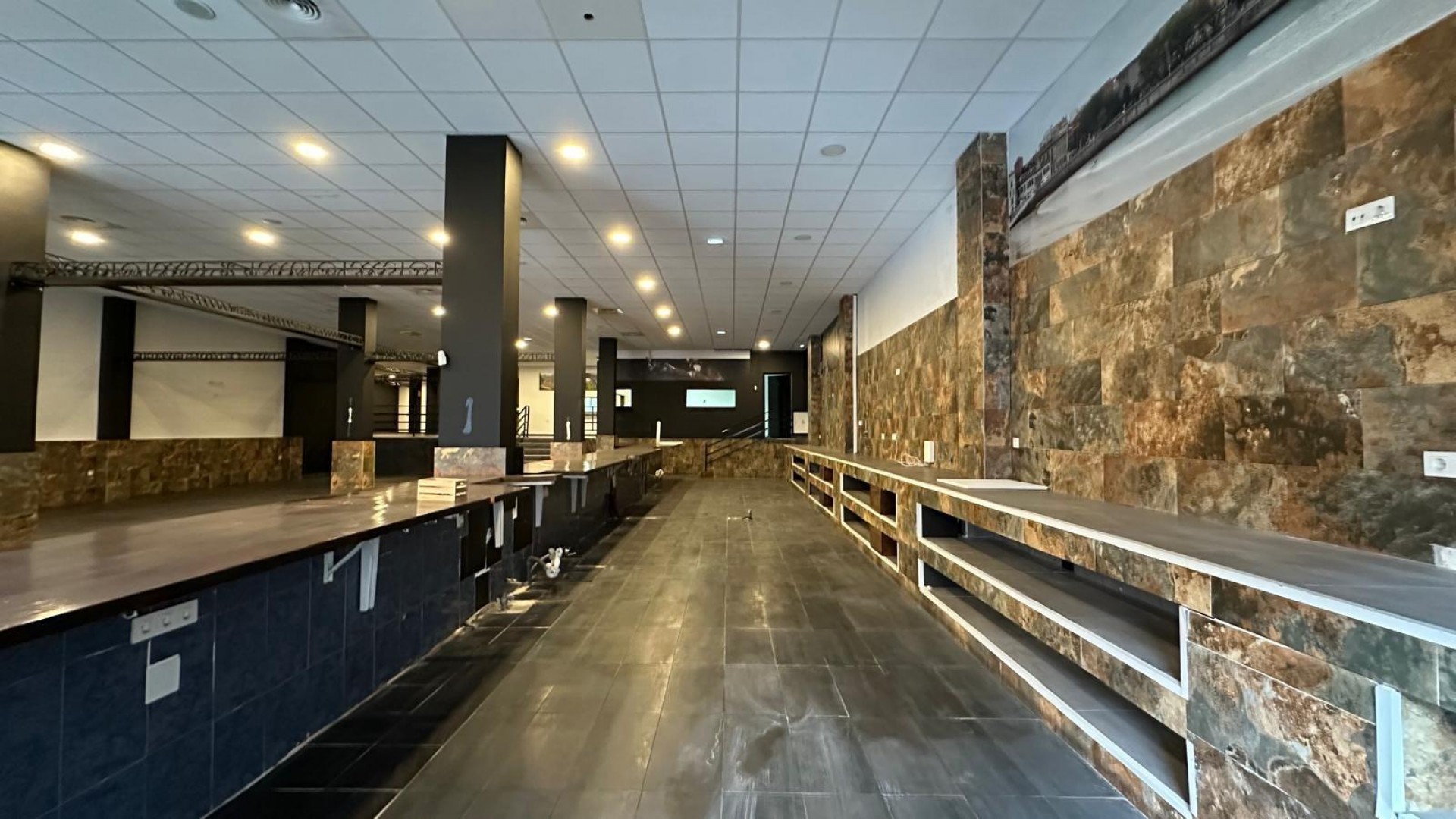 Sale - Commercial -
Torrevieja - Paseo maritimo