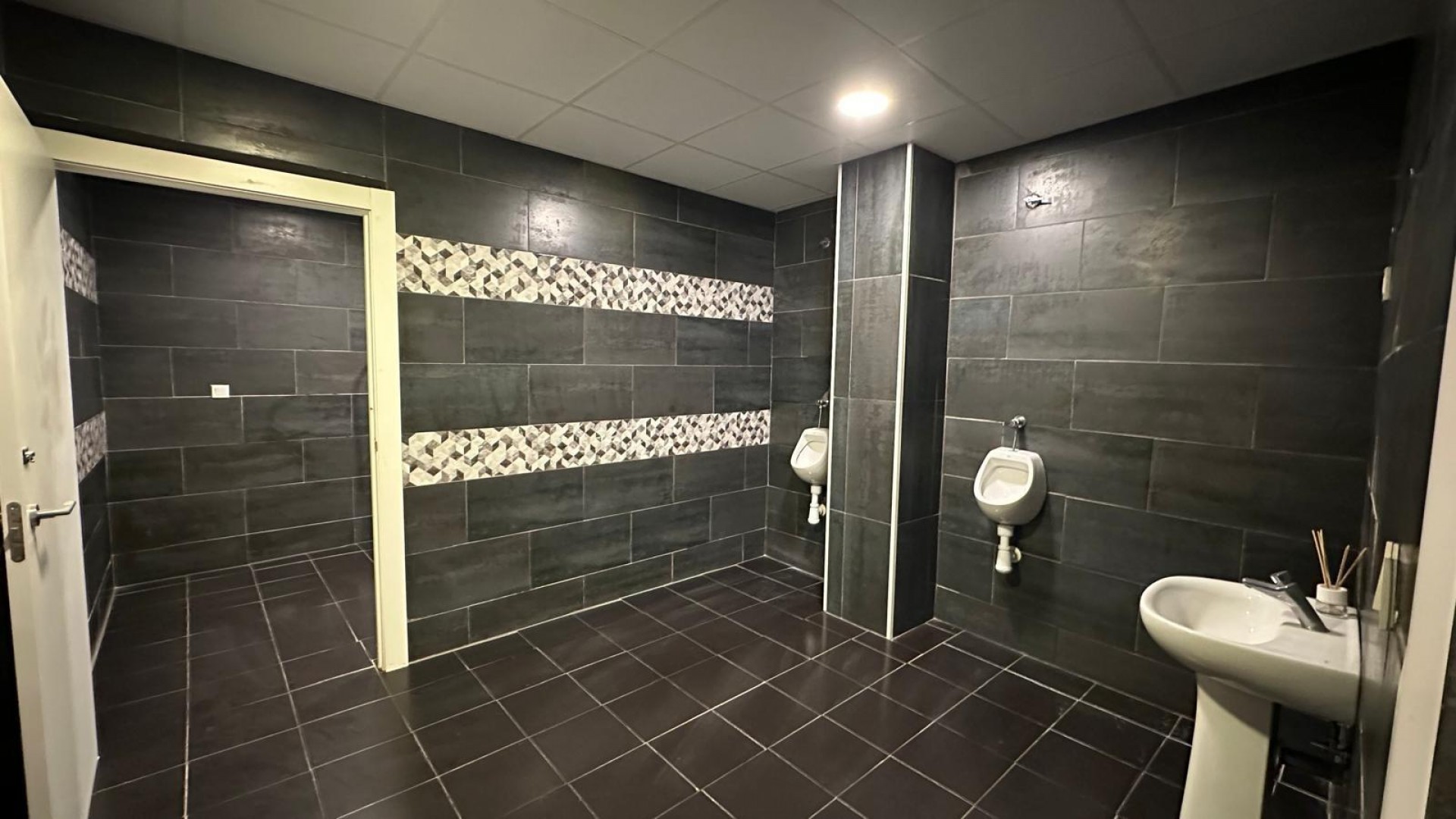 Sale - Commercial -
Torrevieja - Paseo maritimo