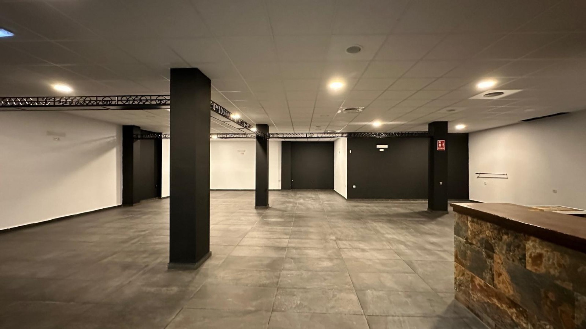 Sale - Commercial -
Torrevieja - Paseo maritimo