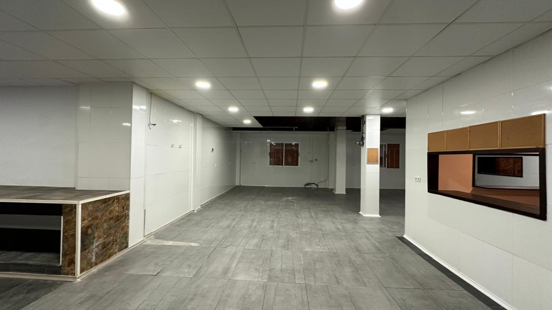 Sale - Commercial -
Torrevieja - Paseo maritimo