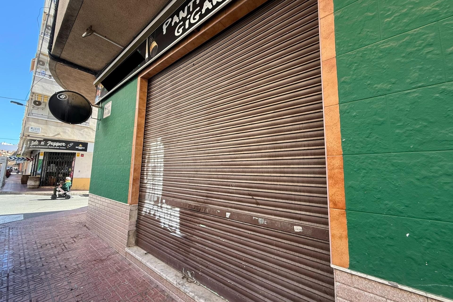 Sale - Commercial -
Torrevieja - Playa del Cura
