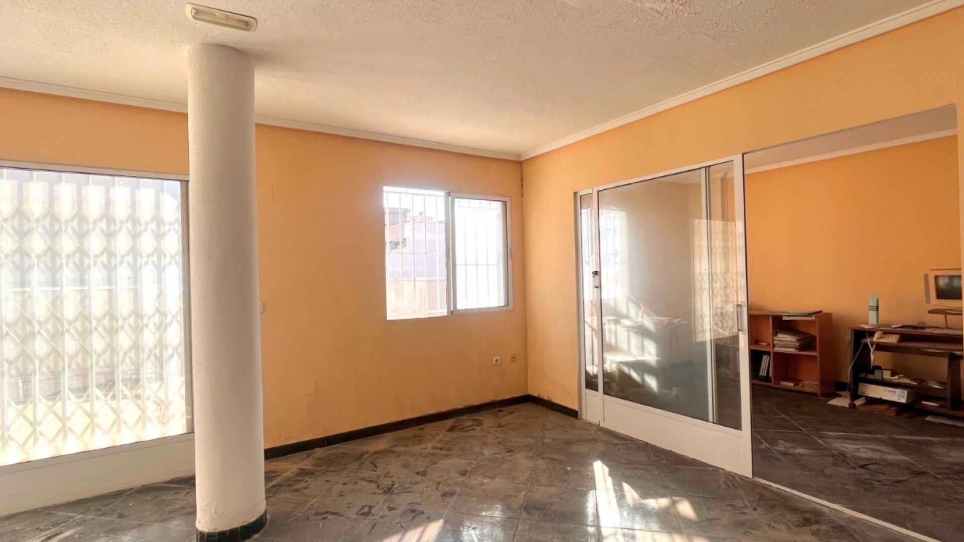 Sale - Commercial -
Torrevieja - Playa del Cura