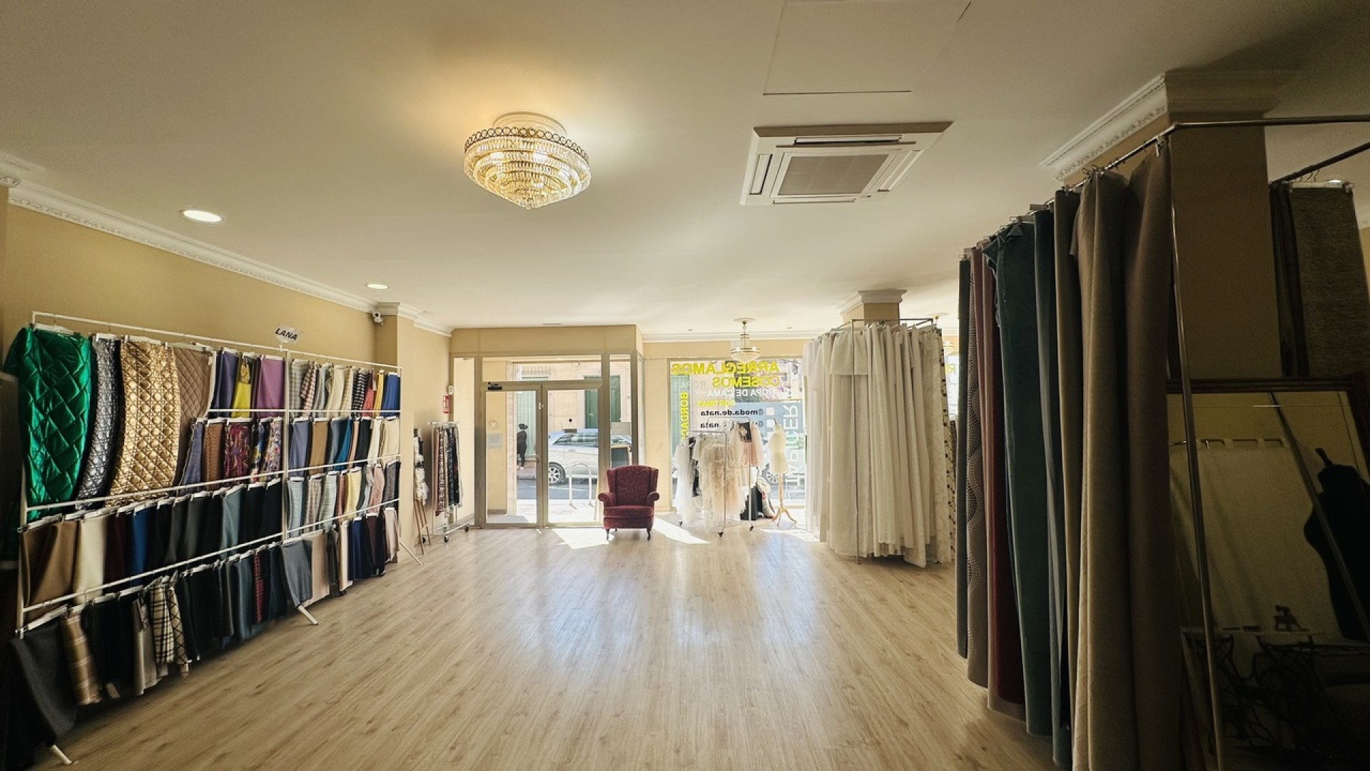 Sale - Commercial -
Torrevieja