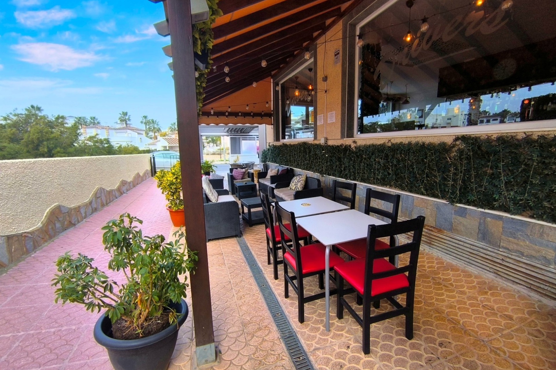 Sale - Commercial -
Villamartín