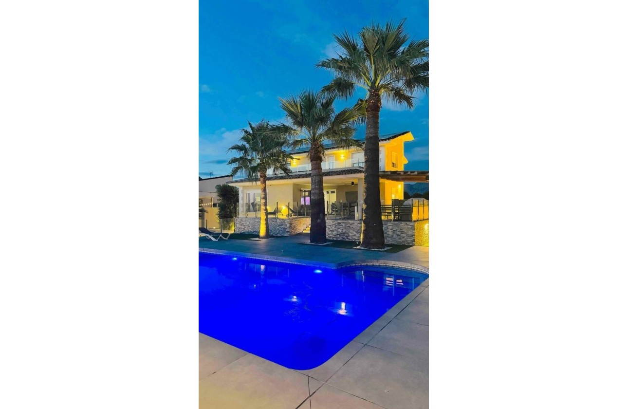 Sale - Detached Villa -
Alfaz del Pi - Costa Blanca