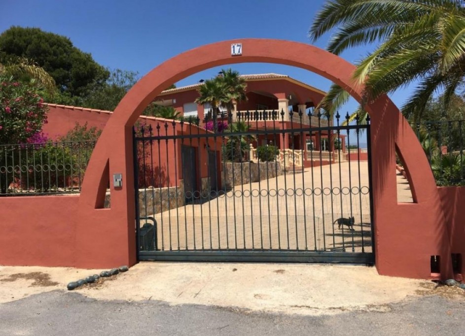 Sale - Detached Villa -
Alfaz del Pi - El Planet