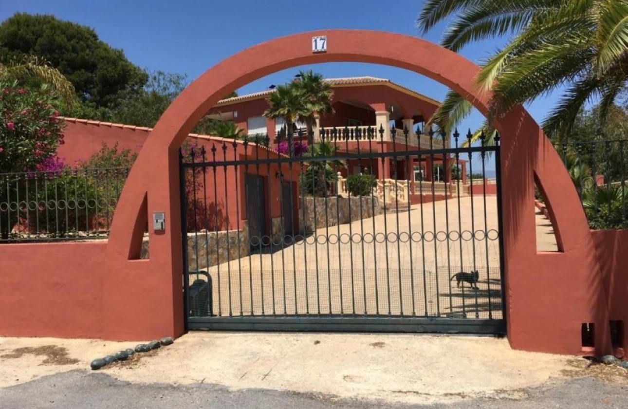 Sale - Detached Villa -
Alfaz del Pi