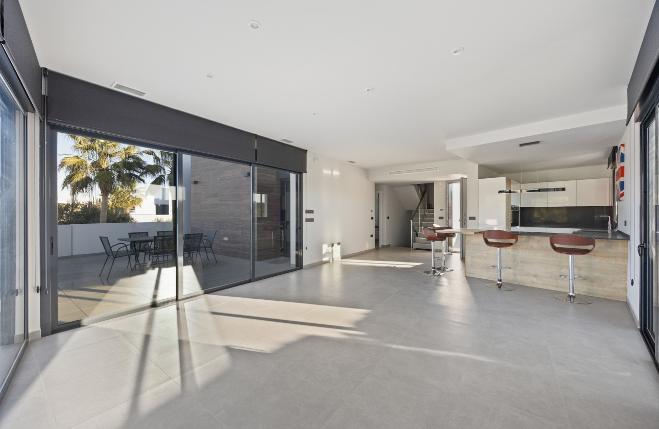 Sale - Detached Villa -
Algorfa - La Finca Golf