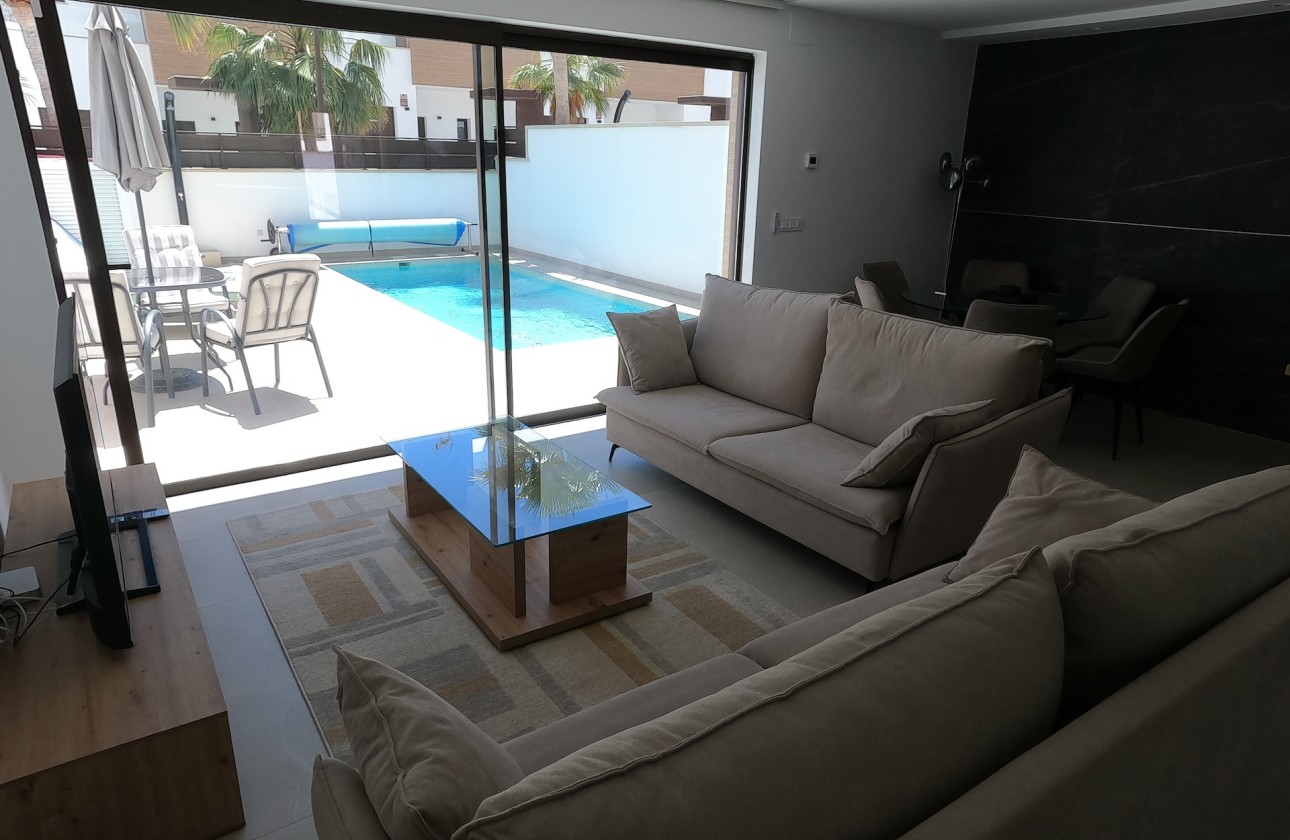 Sale - Detached Villa -
Algorfa - La Finca Golf
