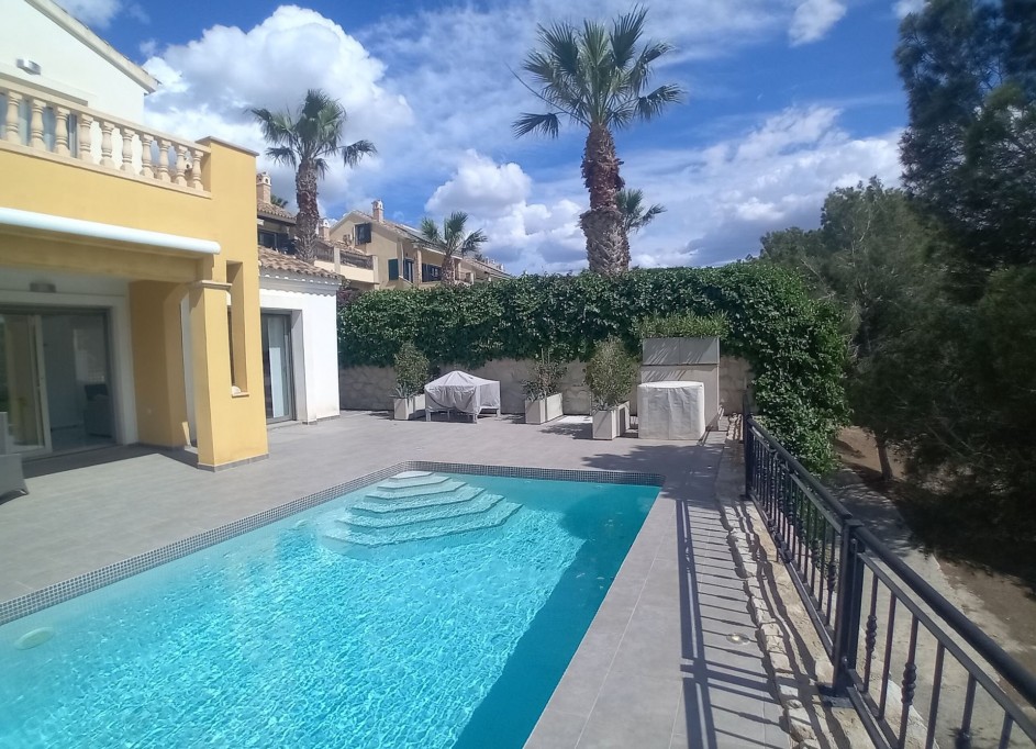 Sale - Detached Villa -
Algorfa - La Finca Golf