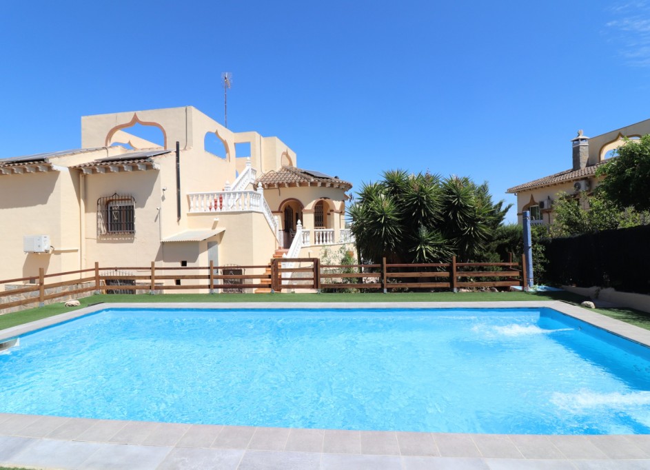 Sale - Detached Villa -
Algorfa - Lomas de La Juliana