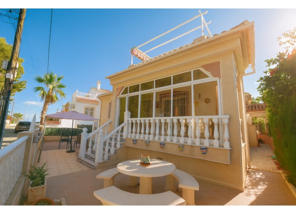 Sale - Detached Villa -
Algorfa - Montemar