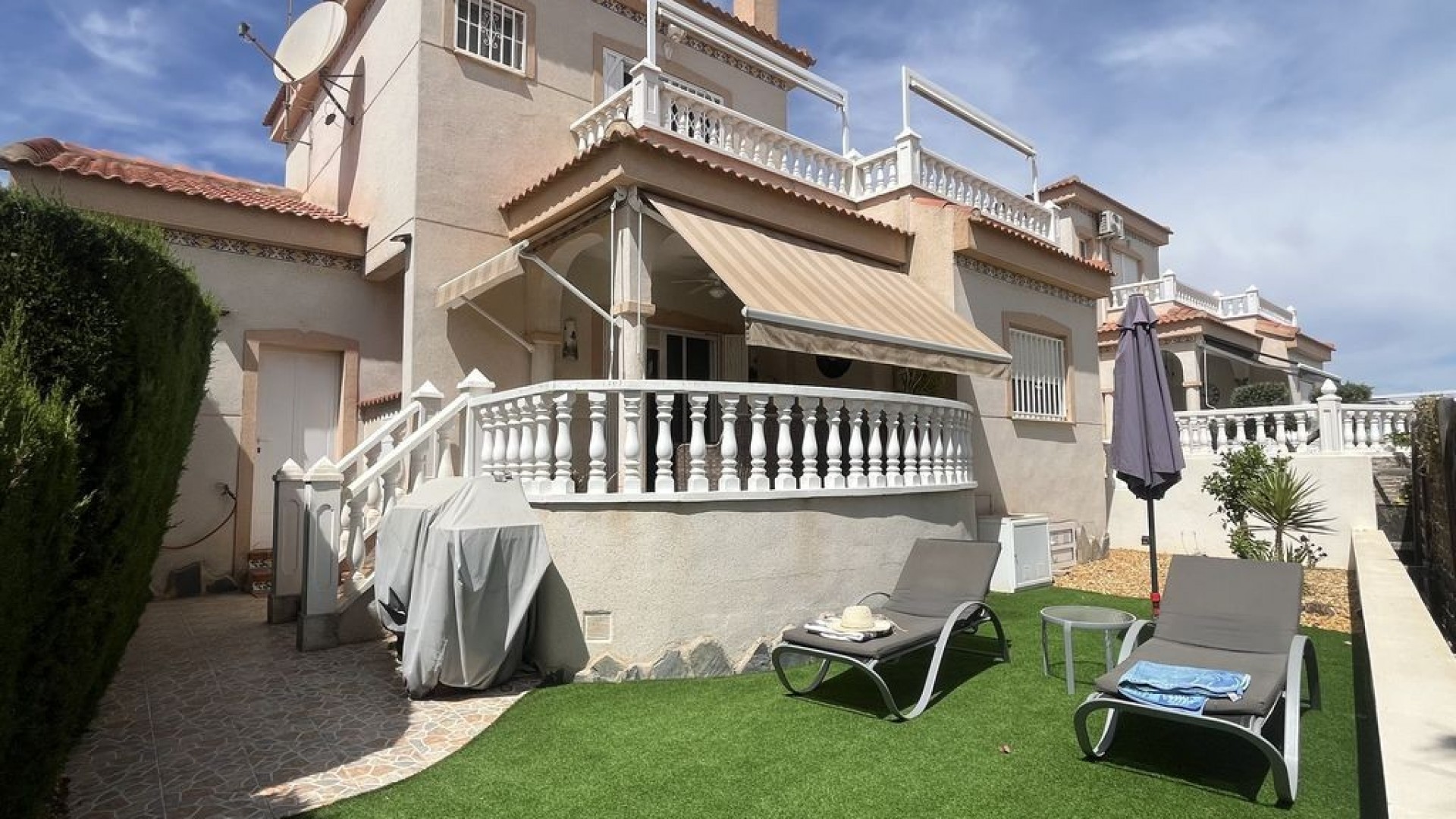 Sale - Detached Villa -
Algorfa - Montemar