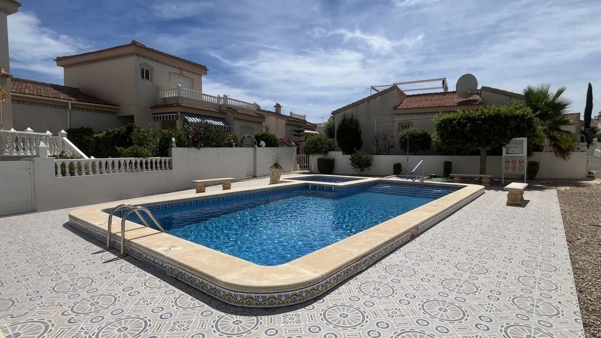 Sale - Detached Villa -
Algorfa - Montemar