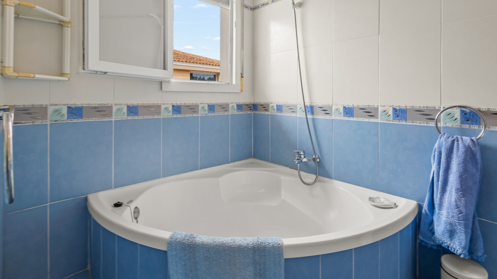 Sale - Detached Villa -
Algorfa