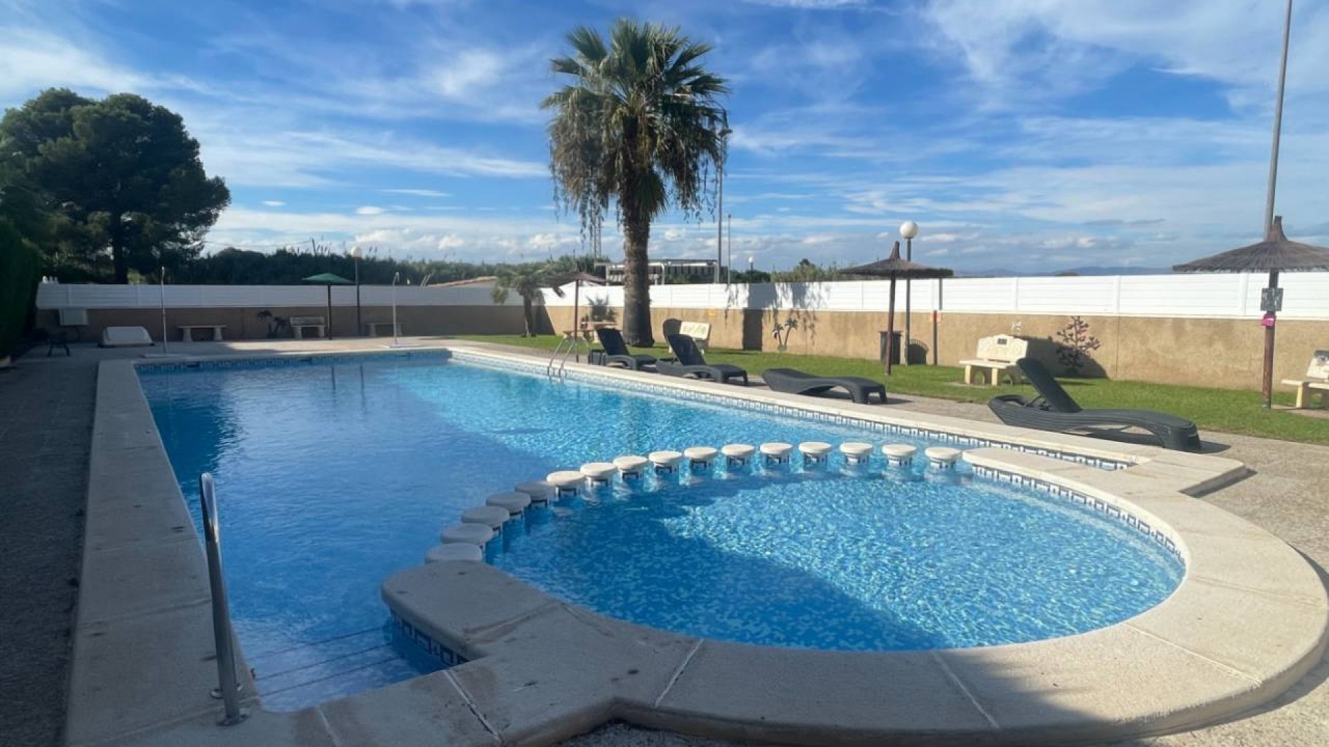 Sale - Detached Villa -
Algorfa