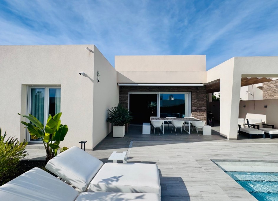 Sale - Detached Villa -
Algorfa