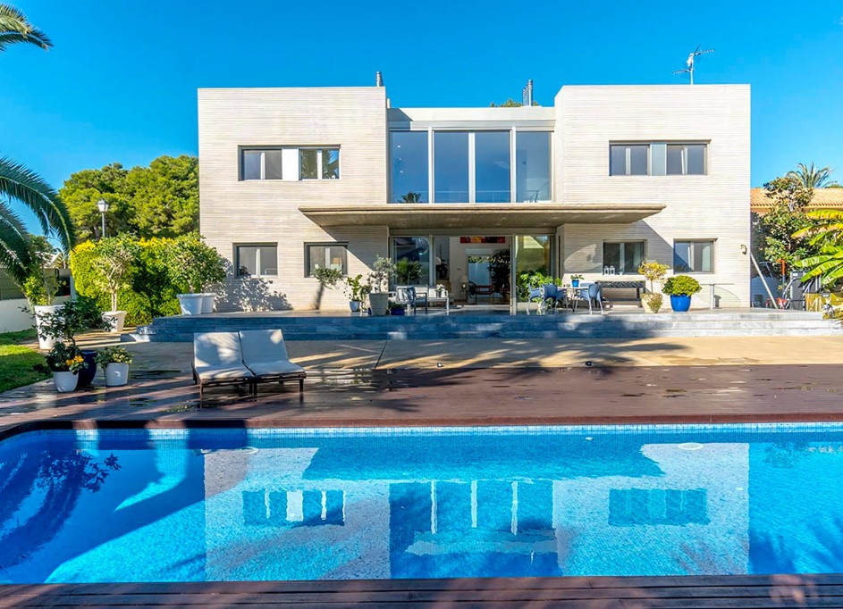 Sale - Detached Villa -
Alicante - Campoamor