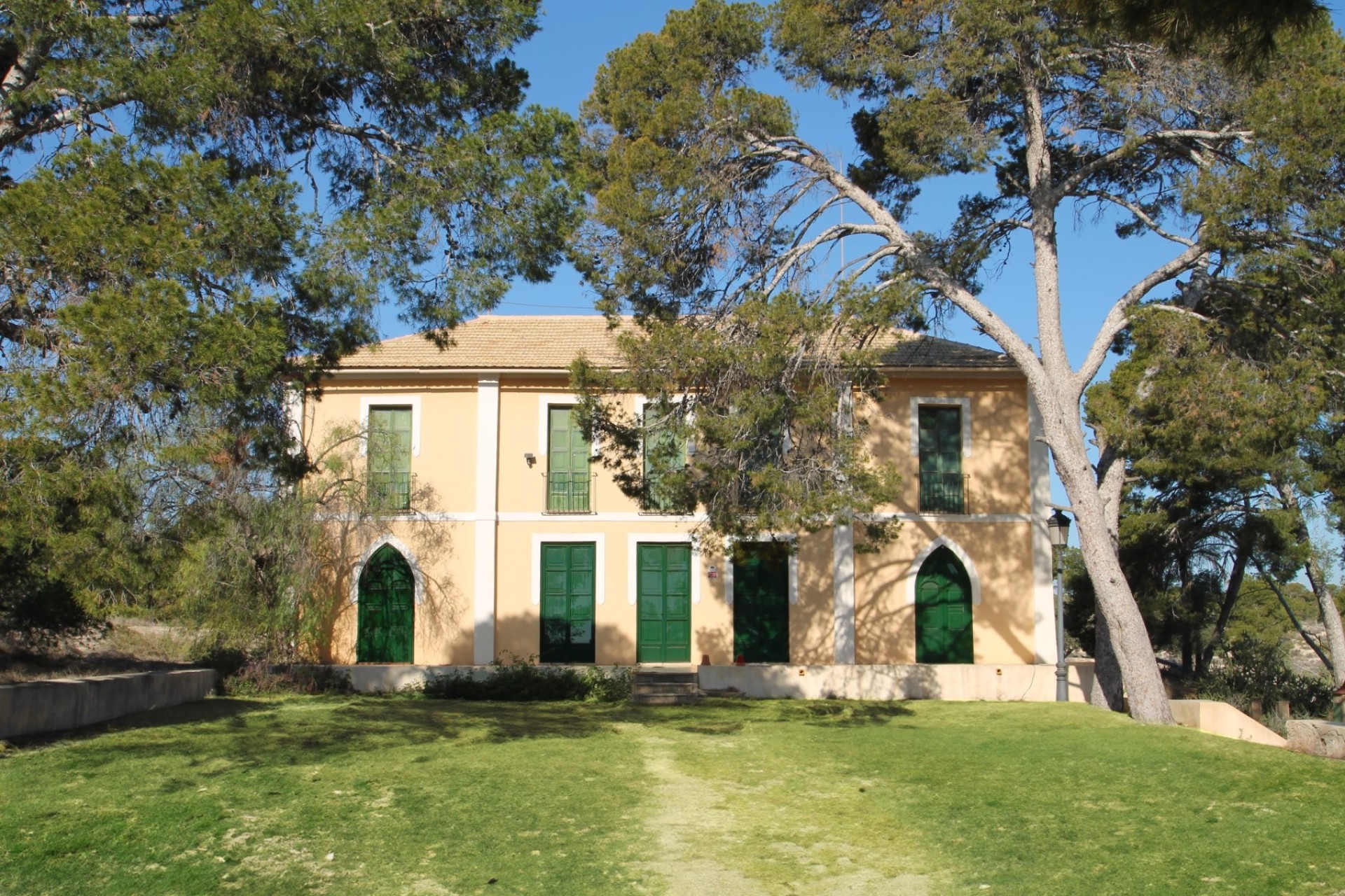 Sale - Detached Villa -
Alicante - Costa Blanca