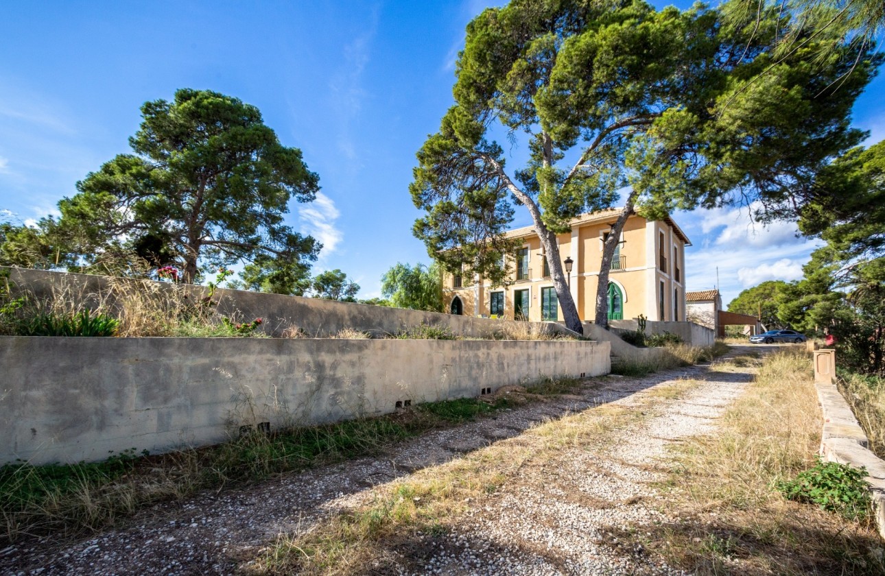 Sale - Detached Villa -
Alicante - Costa Blanca