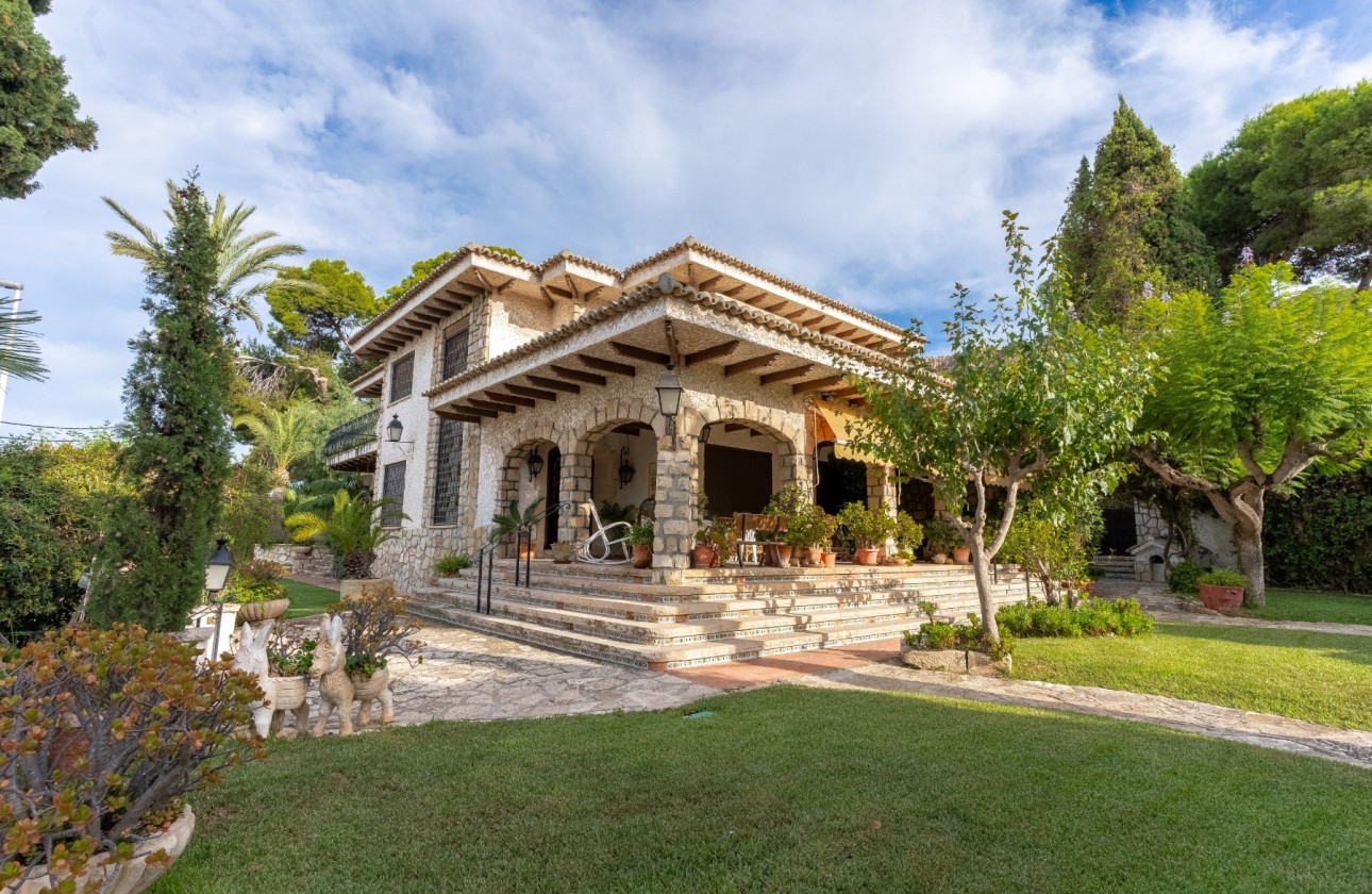 Sale - Detached Villa -
Alicante - Costa Blanca