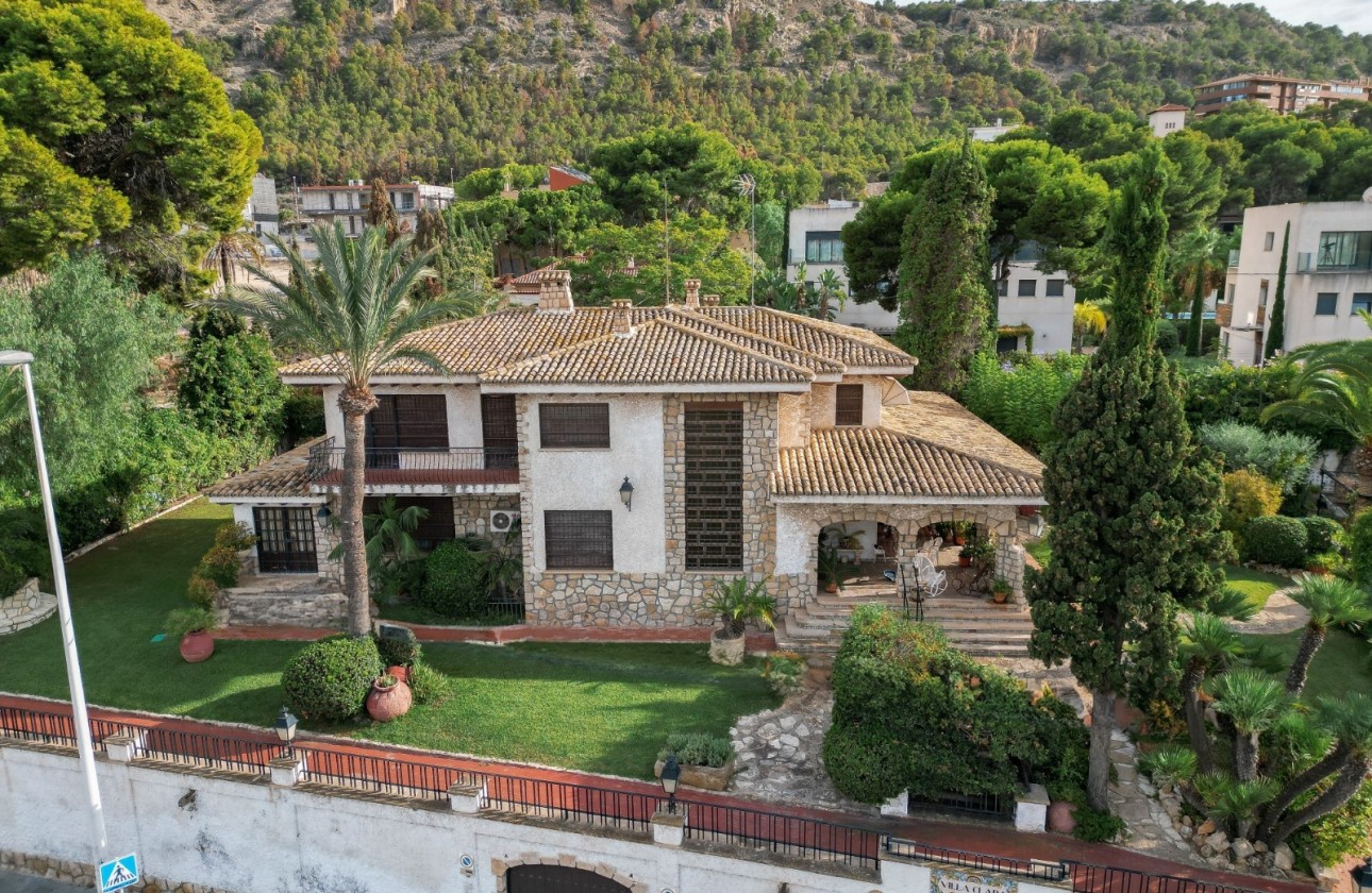 Sale - Detached Villa -
Alicante - Costa Blanca