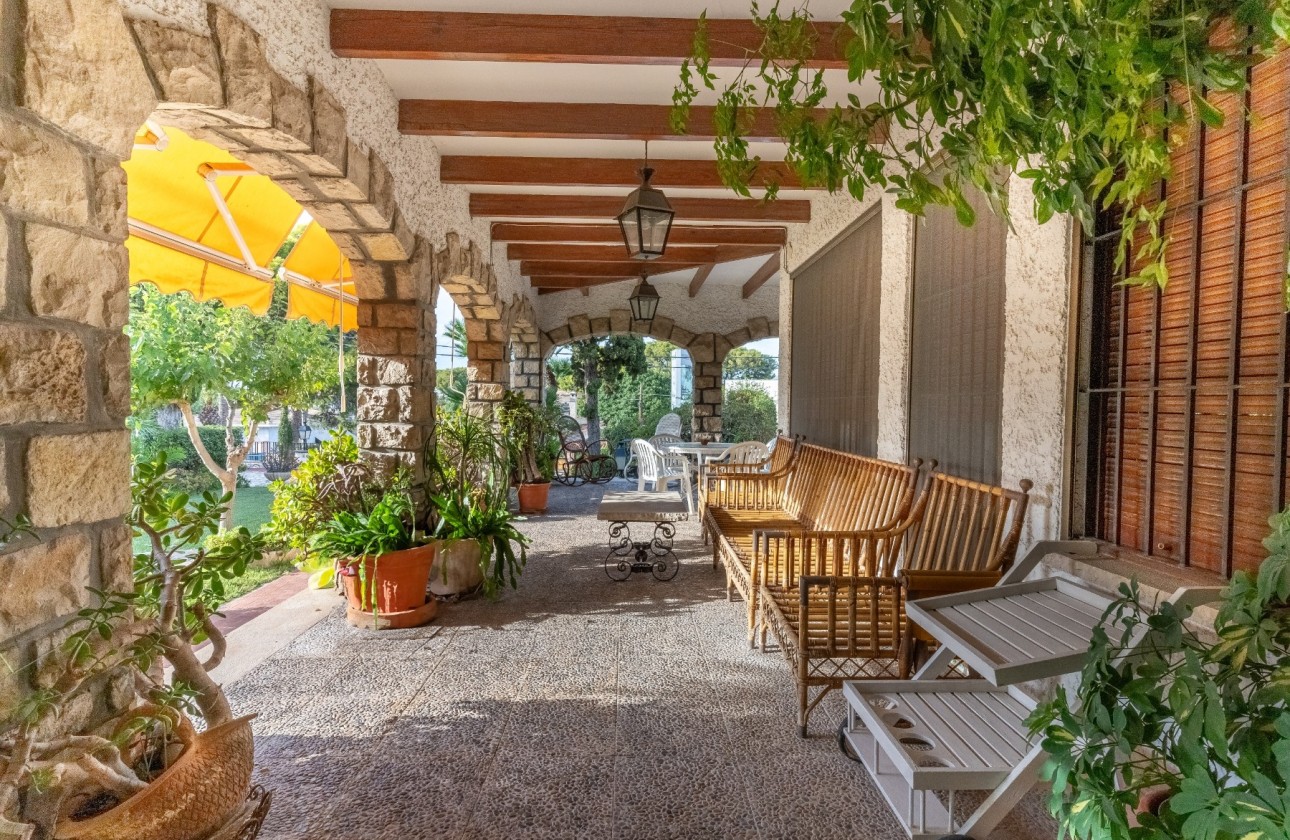 Sale - Detached Villa -
Alicante - Costa Blanca