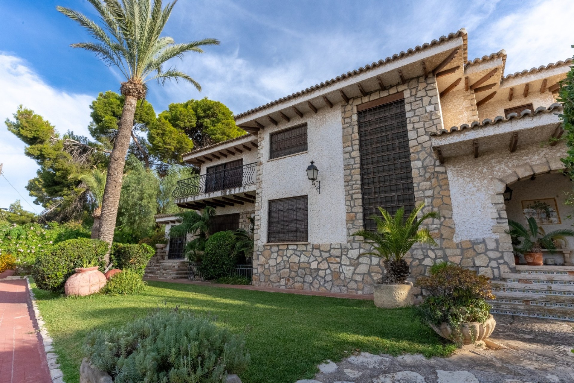 Sale - Detached Villa -
Alicante - Costa Blanca