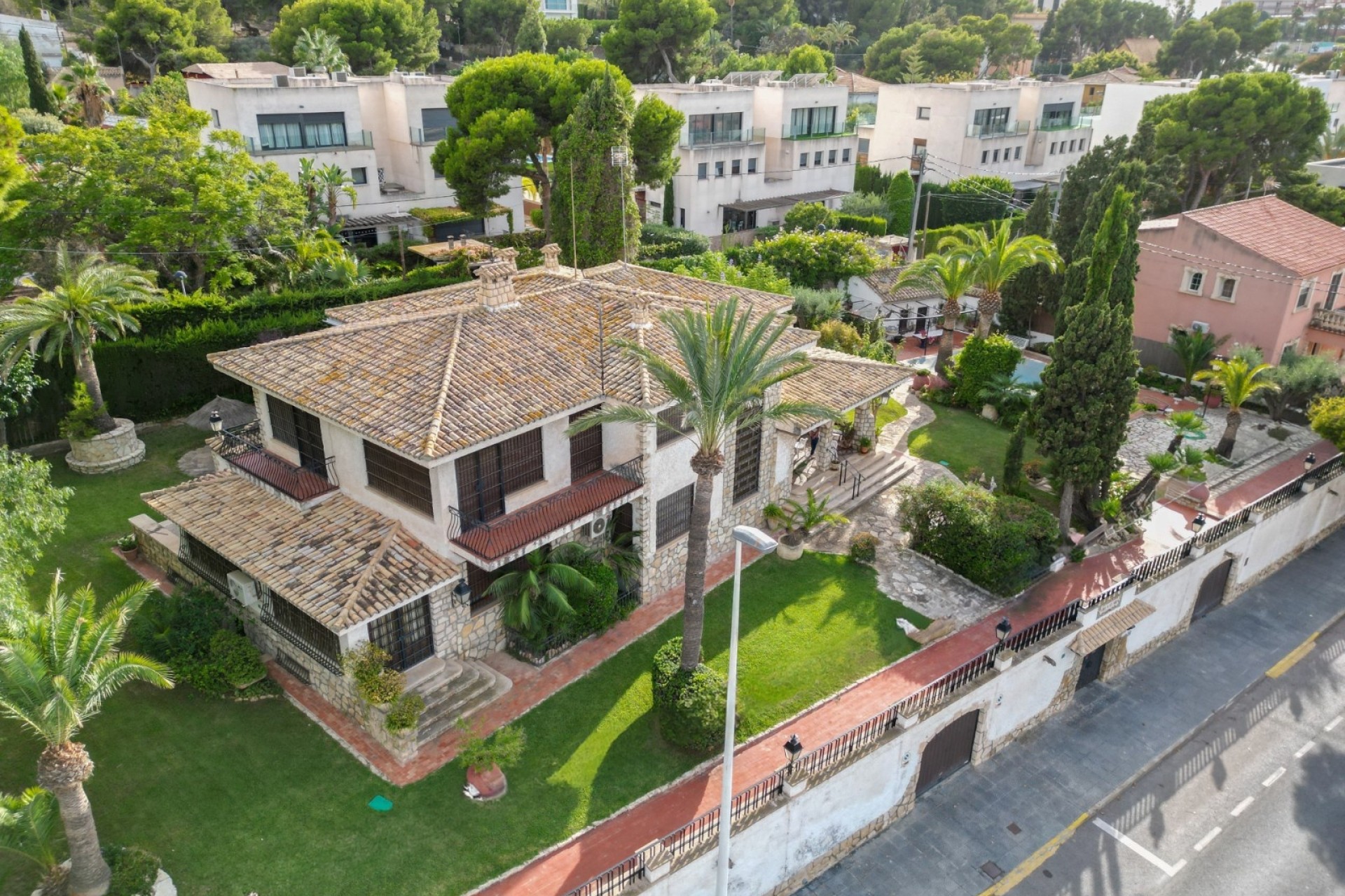 Sale - Detached Villa -
Alicante - Costa Blanca